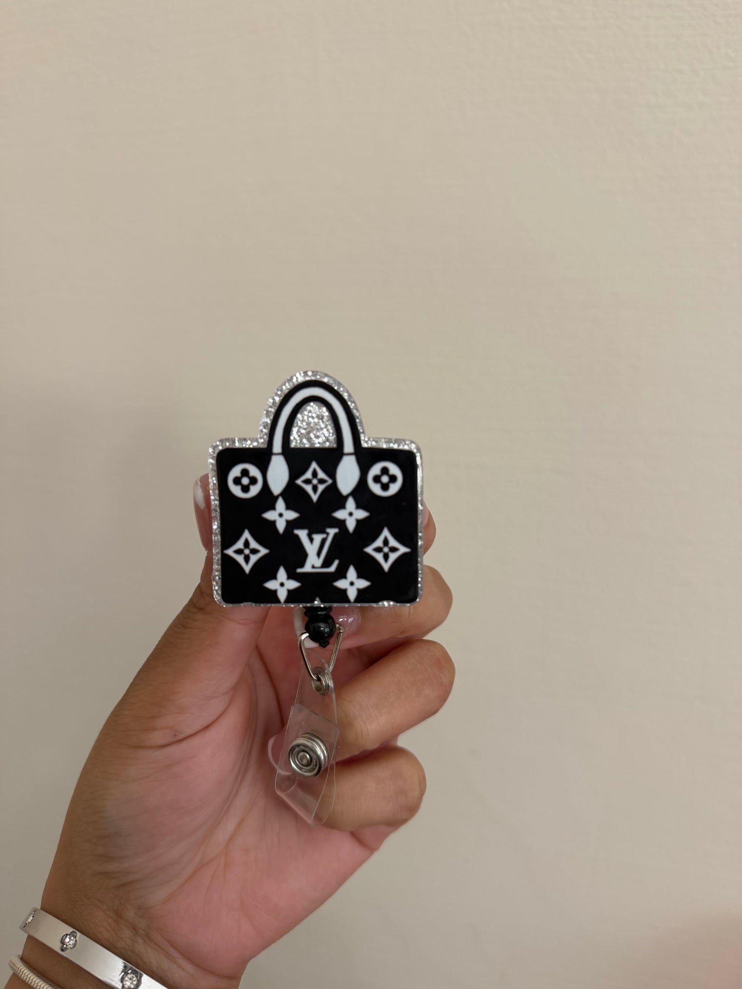Lv badge reel