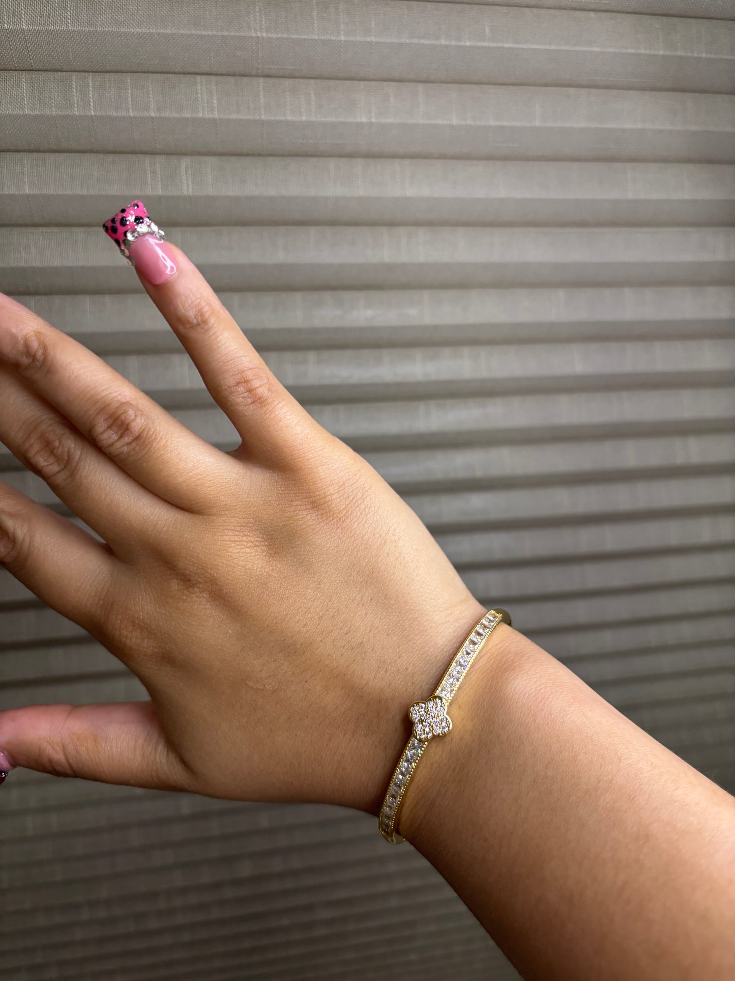 Gold clover bracelet