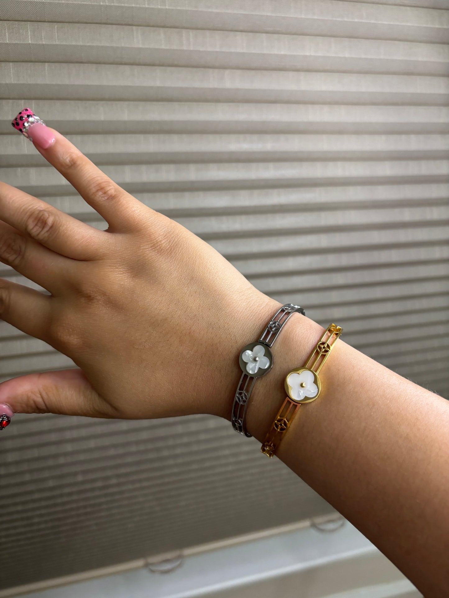 Clover bracelet